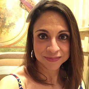 Meet your Posher, Ana